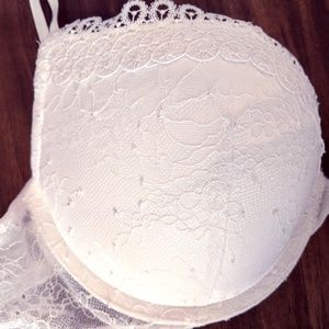 Victoria's Secret White Laced Bra 34D LIKE NEW!